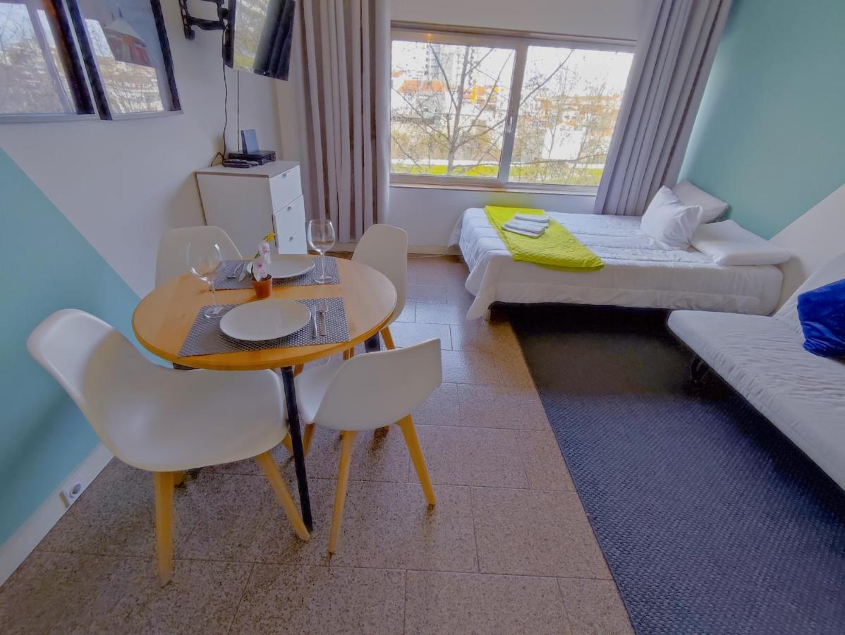 Theorynomad Al Apartment