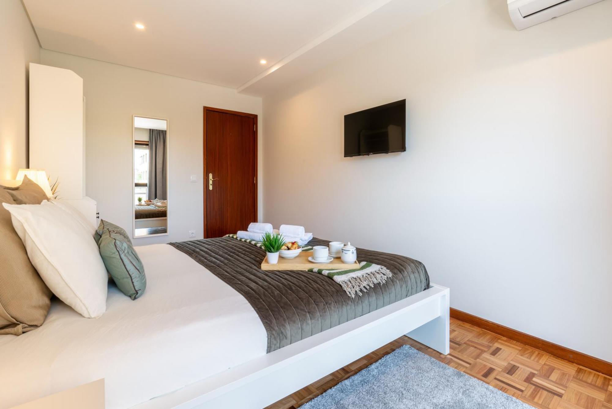 Host Wise - Bright And Elegant Urban Flat With Balcony Apartamento *
