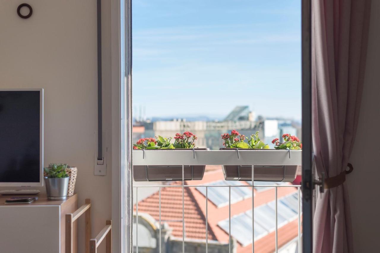 In Flat By, Center, Skyline Oporto