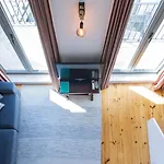 Stylish Duplex With Balcony In Porto By Lovelystay