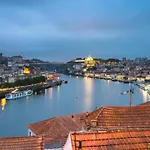 Apartment In Porto With Balcony