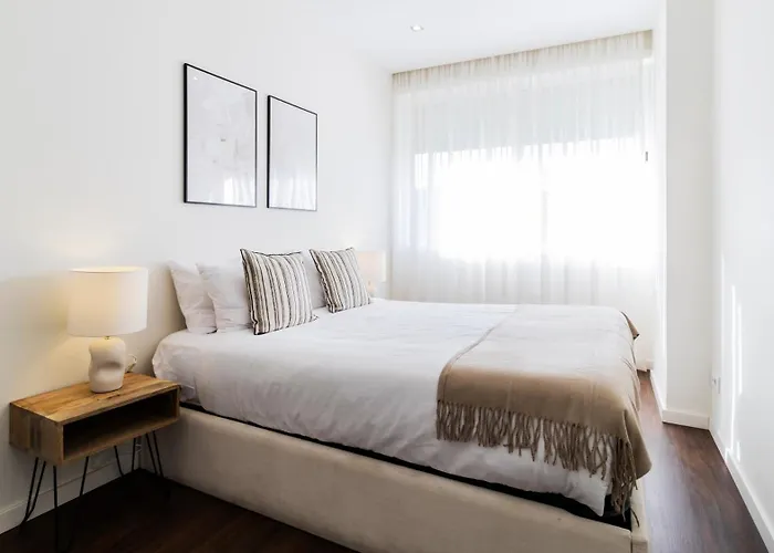 2Br Wonder In The City Center By Lovelystay