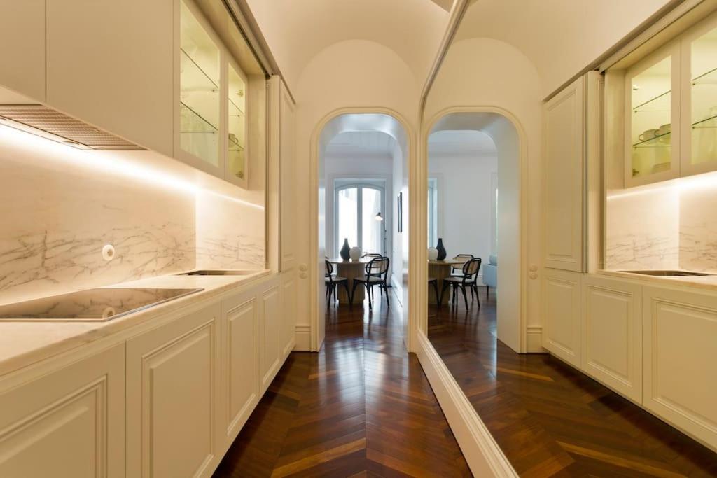 Boutique Rentals- The Clerigos W/ Patio Apartamento