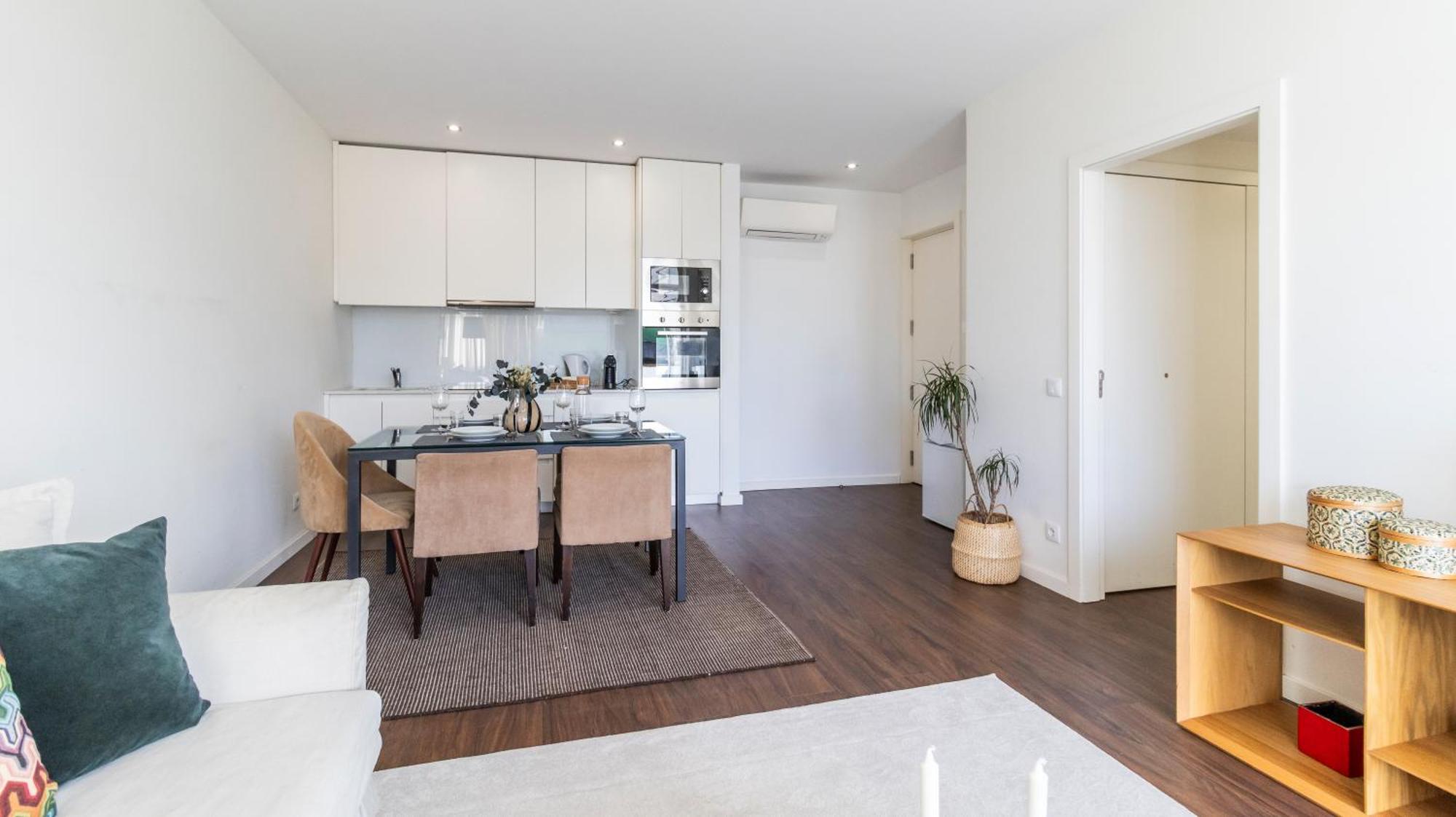 2br Wonder In The Center By Lovelystay Porto