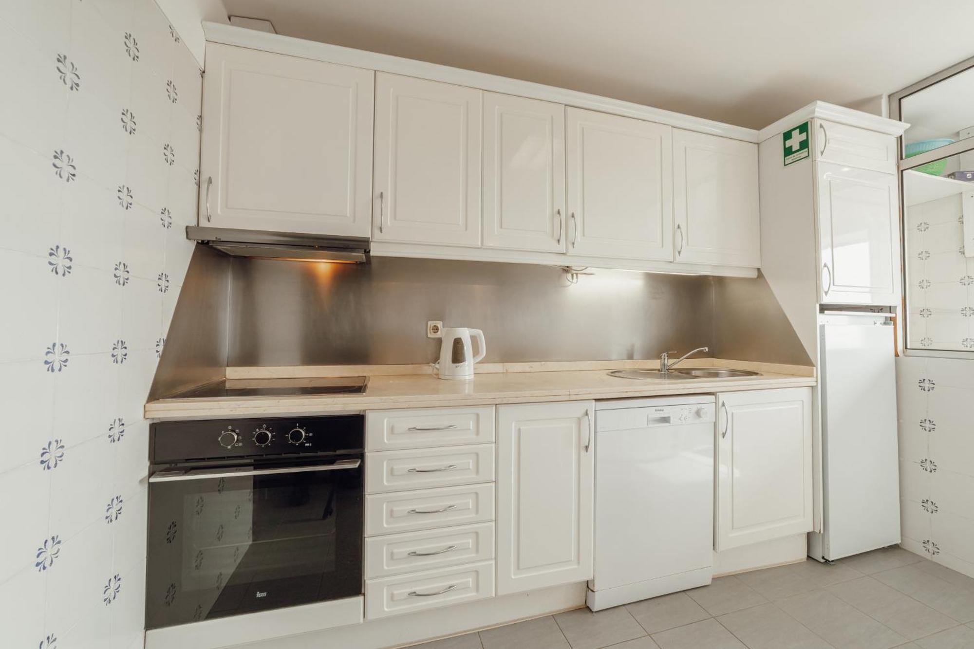 Apartamento Espinho Modern 3 Bedroom By Vacationy