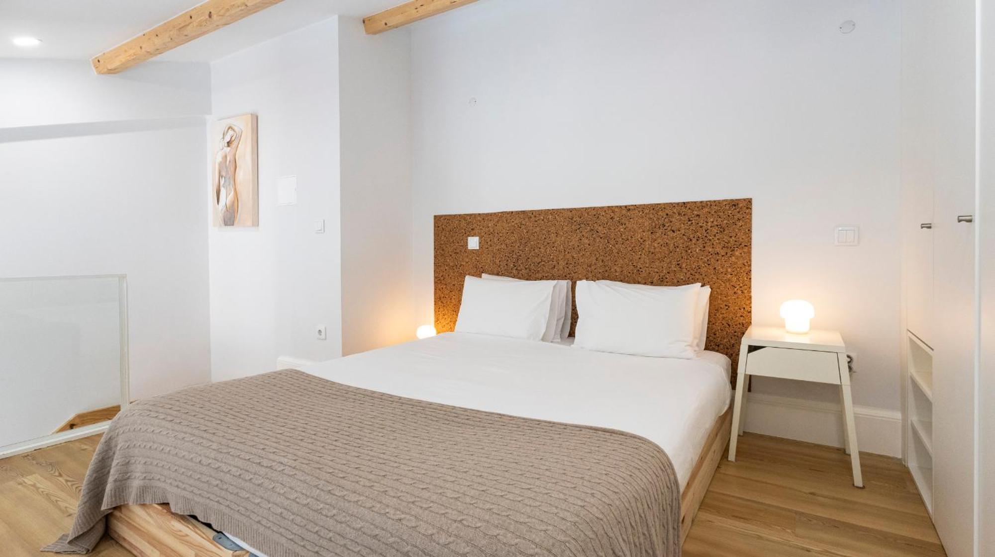 Stylish Duplex With Balcony In By Lovelystay Apartamento Oporto