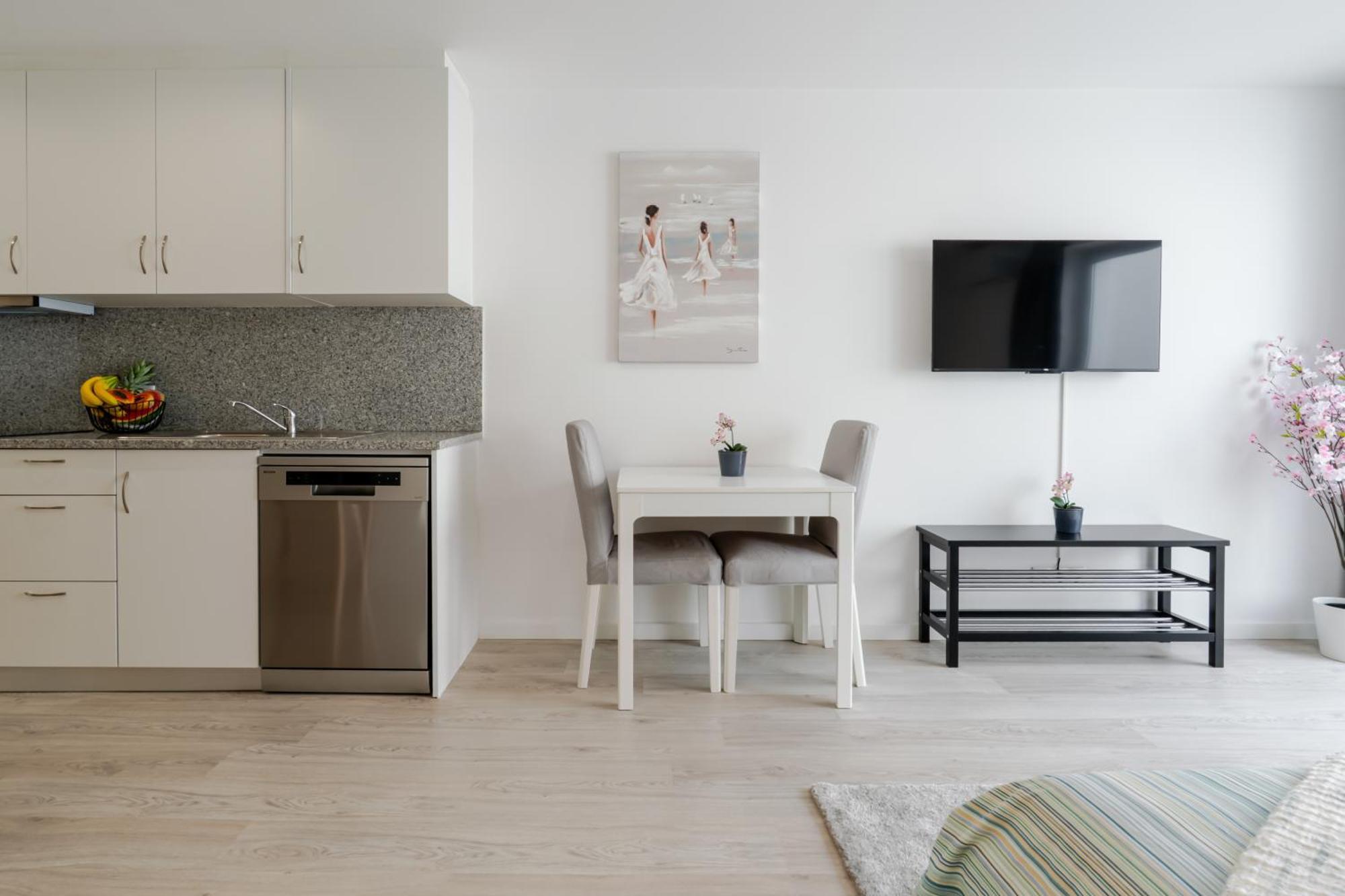 Hostwise - Modern & Bright Apartamento *