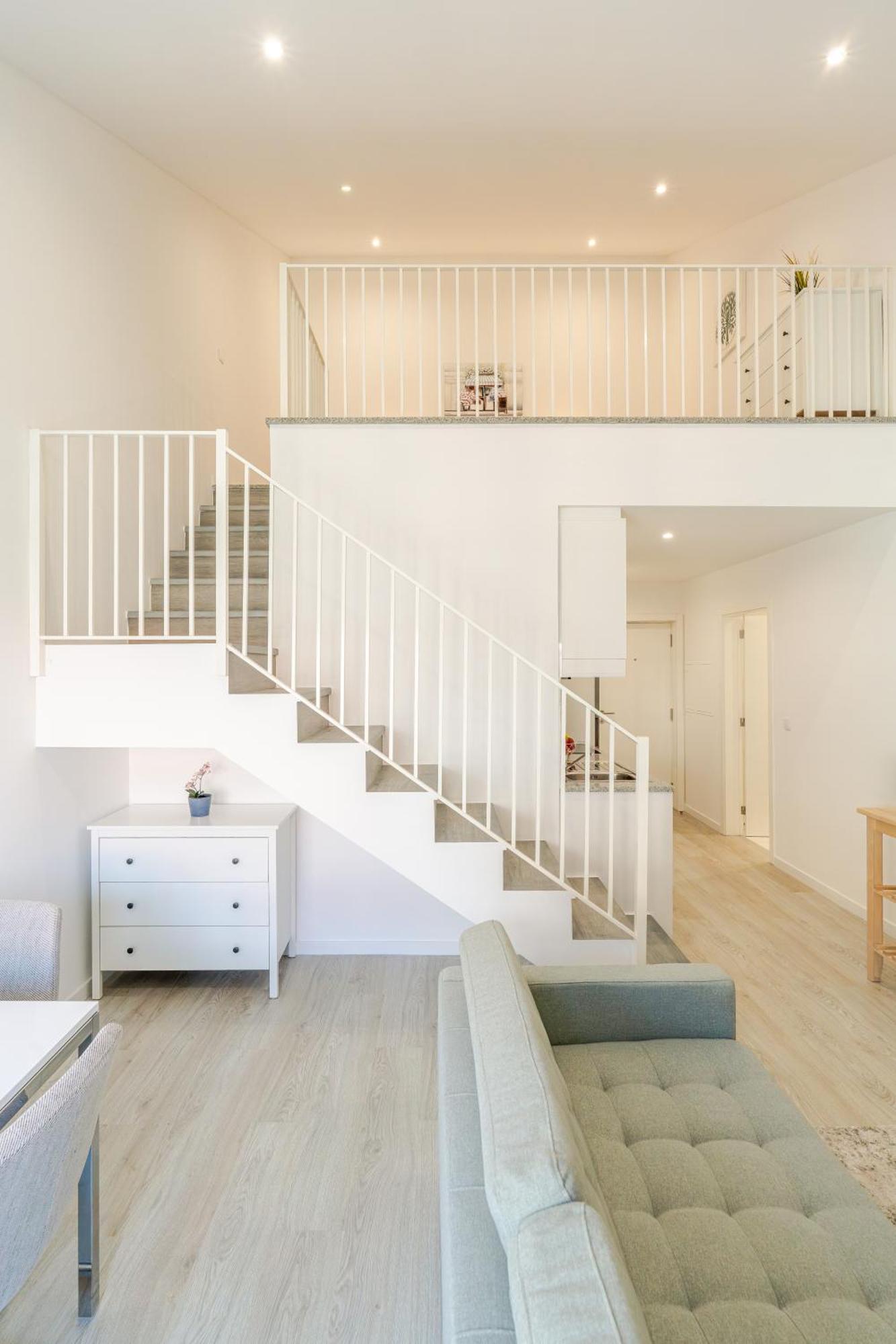 Hostwise - Modern & Bright Apartamento