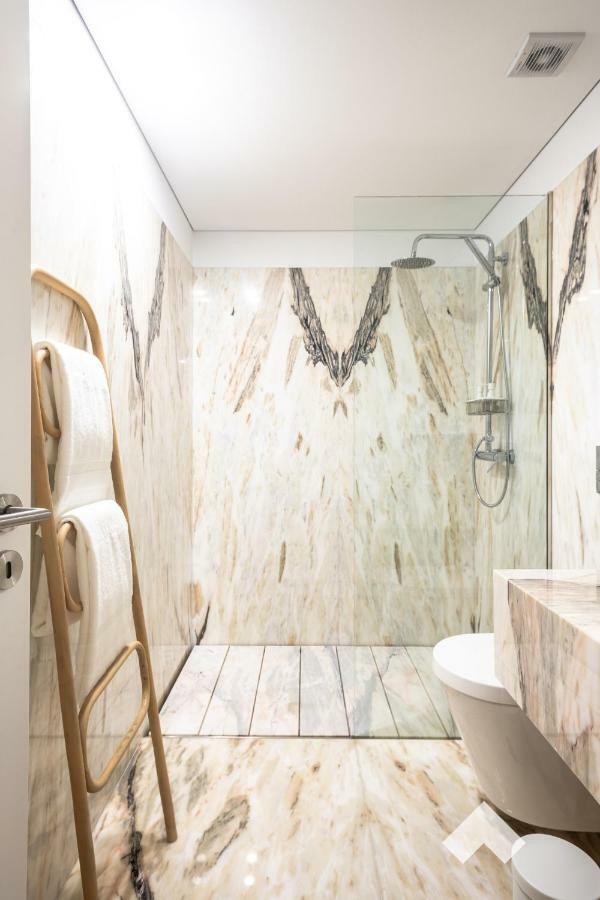 Artsy Retreat In The Heart Of Oporto