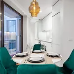 Stylish Apartment At Bolhao