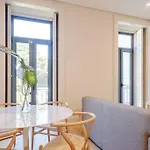 Boutique Rentals- Art & Charm Apt W/ Balcony & Garage