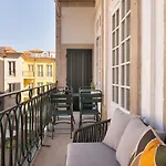 Historic Apartment At Cardosas With Balcony
