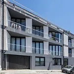 Superb 1Br Flat W/ Garden, Ac & Free Parking By Lovelystay