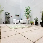 Elegant Studio&Garden in historical Center