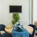 In Between Exclusive Charm Apartment By The Center
