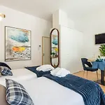 In Between Exclusive Charm Apartment By The Center