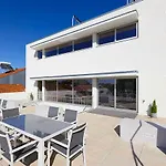 Uporto House Residence