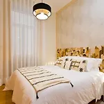 Boutique Rentals- Urban Garden Apt Balcony&Garden