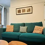 Mercadores Apartment By Jc