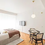 Ceuta Studio Apartments By Lovelystay