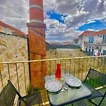 Padre Antonio Vieira Flat E - 2 Bedroom Near Campanha Train Station