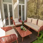 Guest H4U - Bonjardim Terrasse Center