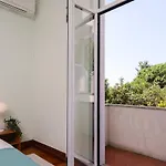 Host Wise - Classy Amazing Flats