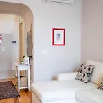 Porto Unique: 1Br W/ Private Patio By Lovelystay
