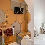 Porto Unique: 1Br W/ Private Patio By Lovelystay
