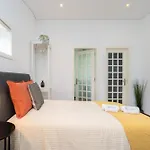 Host Wise - Rustic Central Flats