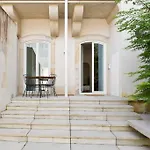 Boutique Rentals- The Clerigos Apt W/ Patio