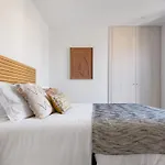 Lovely 2-Bed In The City Centre With A Sunny Balcony