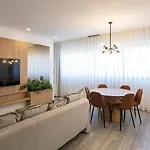 Bright 2Br Flat Near Praca Da Galiza By Lovelystay