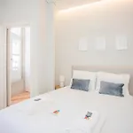Liiiving in Porto - Aliados Stone Apartment