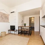 Stylish Apartment With City Views In Porto