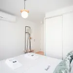 Liiiving In Porto-Modern & Glam Rooftop Apartment