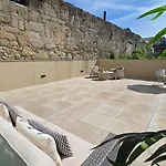 Central Apartment With Parking & Terrace