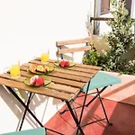 Lovelystay - Central Secret Apartment