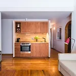 Lovelystay - Central Secret Apartment