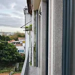 Comfortable&Central W/Balcony-9 Min Walk Trindade