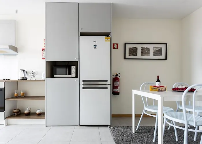 A Modern And Homely 3 Bedroom With Elevator