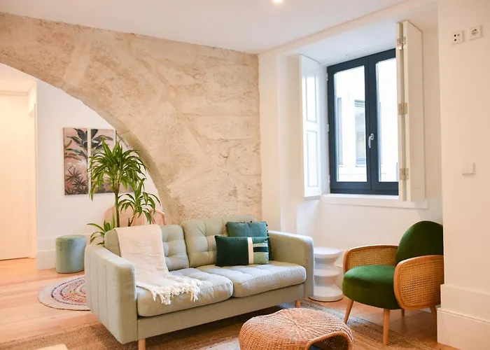 Lindo apartamento 2 quartos com pátio - Batalha