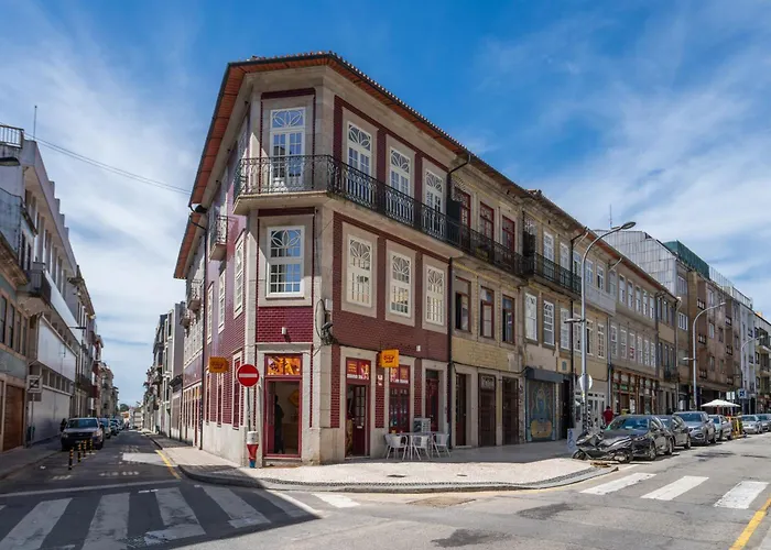 Host Wise - Comfortable Stunning Flats - City Center