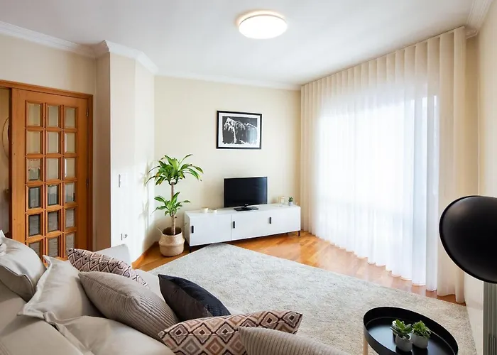 LovelyStay - Bessa Leite Residence