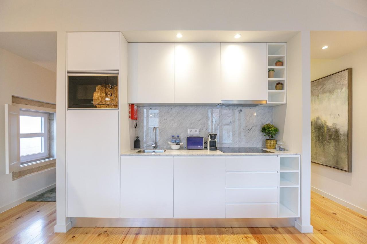 Lovelystay - Downtown With Pool, Ac And Balcony Apartamento
