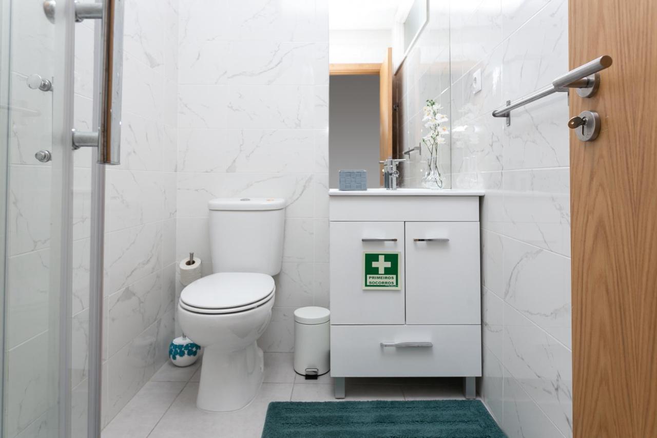 A Modern And Homely 3 Bedroom With Elevator Apartamento Oporto