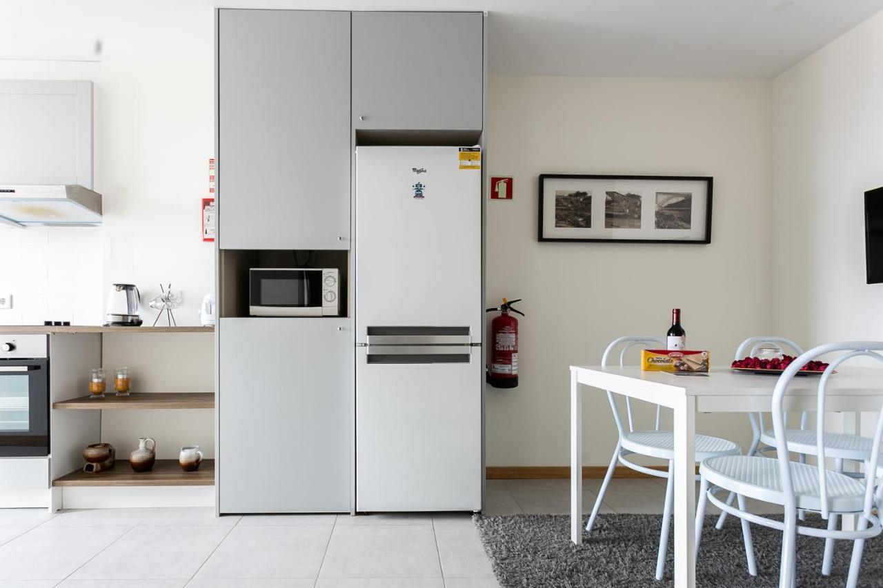 A Modern And Homely 3 Bedroom With Elevator Apartamento Oporto