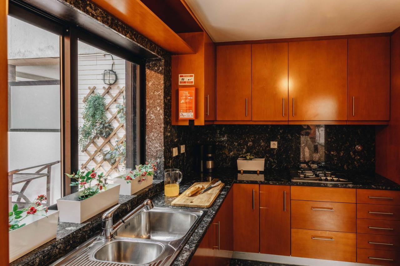 Riverfront Haven Family's Choice With Free Garage Apartamento