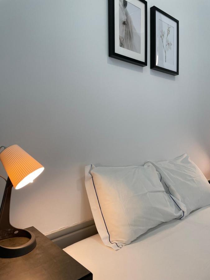 By Doors Hostal *