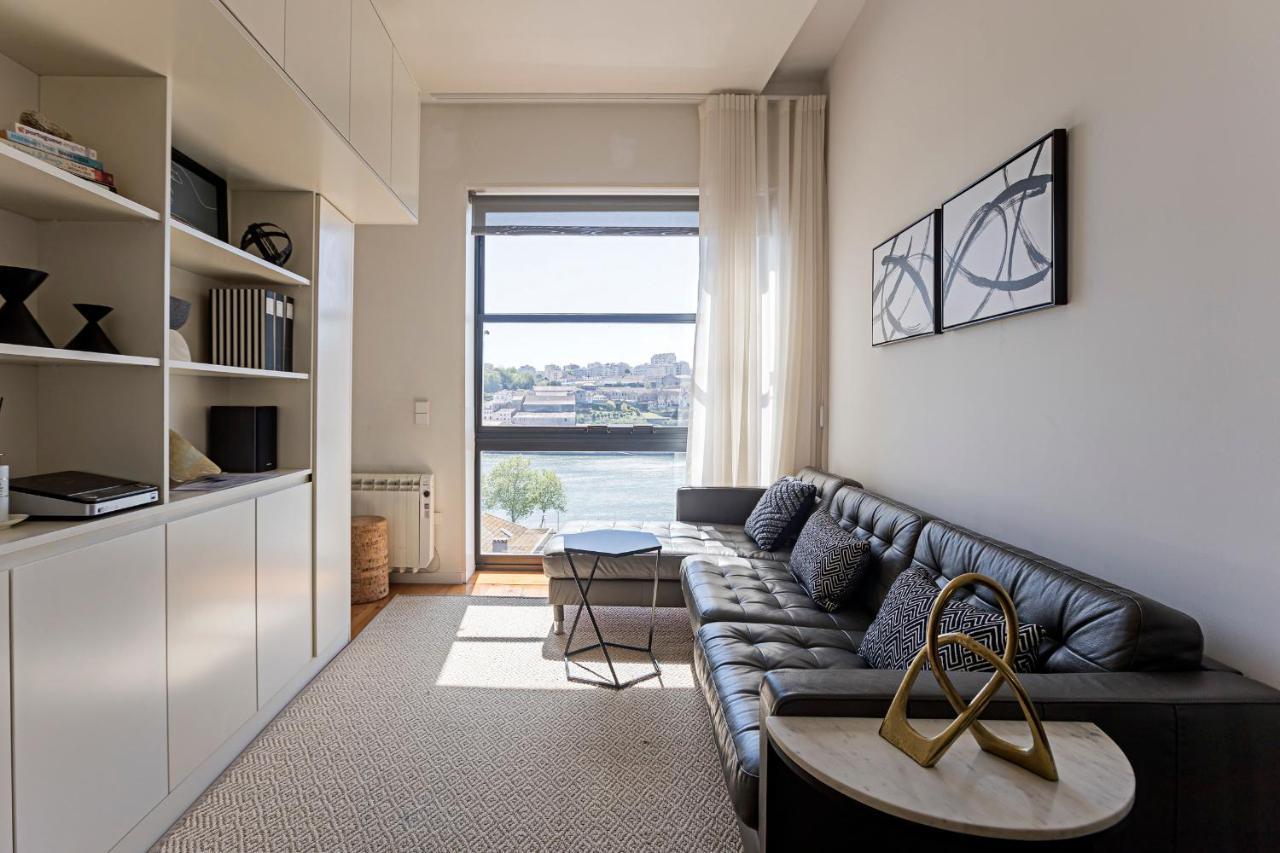 Luxurious Townhome With River View By Lovelystay Oporto